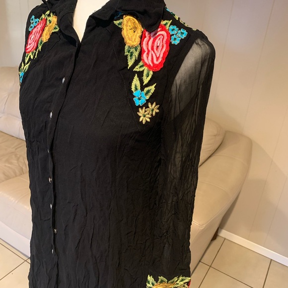 FLORAL BLACK SHIRTS WOMEN’S EMBROIDERED LONG SLEEVE BY VINTAGE COLLECTION - Picture 2 of 7